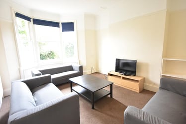 6 bed house, Fern Avenue, Jesmond, Newcastle, NE22RA - Image 1